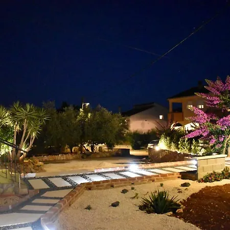 بيت للعطل Pablo's Holiday House أوغليان