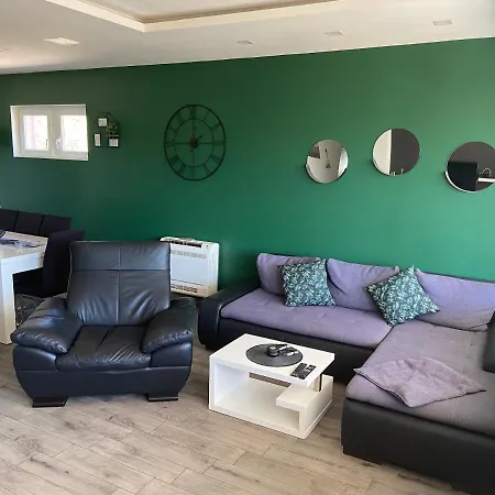 بيت للعطل Pablo's Holiday House أوغليان